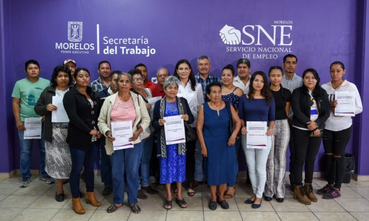 Entrega SNE Morelos actas en propiedad a beneficiarios