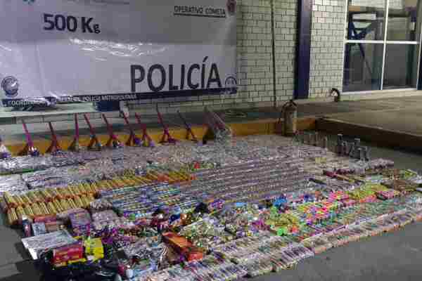 Policía capitalina asegura media tonelada de pirotecnia en el Centro Histórico