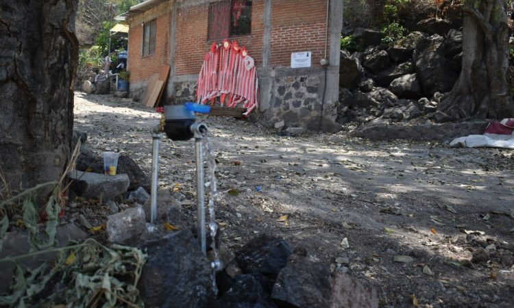 Pavimentan y amplían red de agua potable en tres colonias de Jiutepec