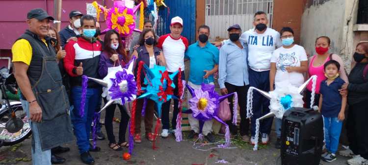 El diputado Eliasib Polanco, regala piñatas a líderes de colonias de Cuernavaca