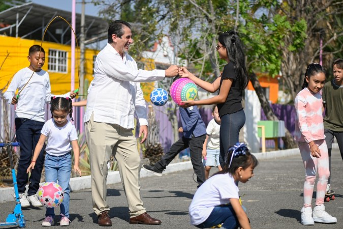 Otorga gobierno de Cuauhtémoc Blanco atención integral en salud a niñas y niños