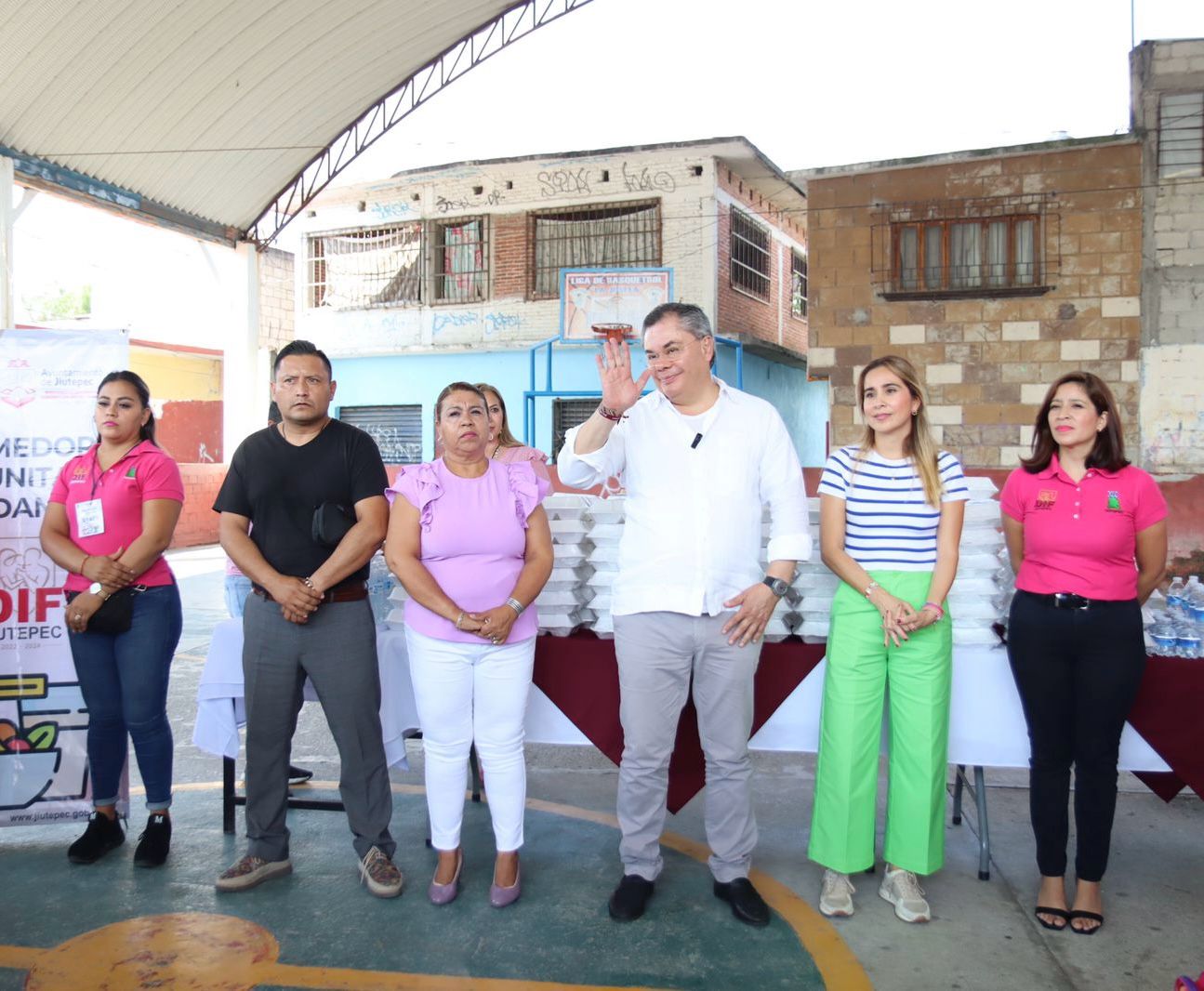Alcalde Rafael Reyes encabeza cuarta jornada del programa “Comedor comunitario rodante Jiutepec”